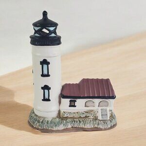 Geo Z Lefton Lighthouse Figurine 1994 Admiralty Head #01404 Hand painted 6"t x 5